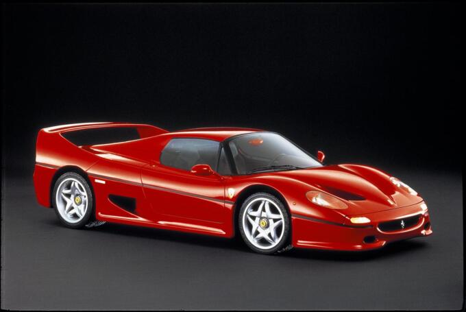 5億円に迫る勢いで爆騰中のフェラーリF50！ その中身は乗り心地度外視