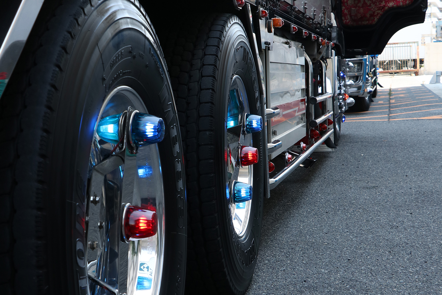 デコトラアイテム「ホイールマーカー」の仕組みを解説！ | 自動車情報