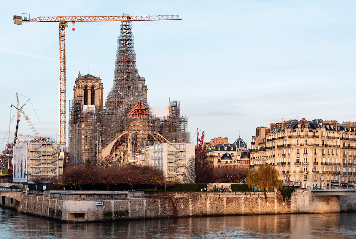 ノートルダム再建、よみがえるパリの象徴 | 日経クロステック（xTECH）