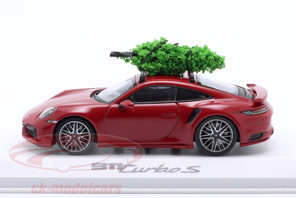 Minichamps 1:43 Porsche 911 (992) Turbo S クリスマス 版 と モミの