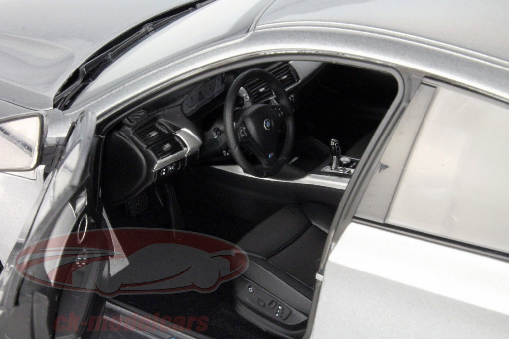 Kyosho 1:18 BMW X6 M Year 2009 space gray 08762SG model car