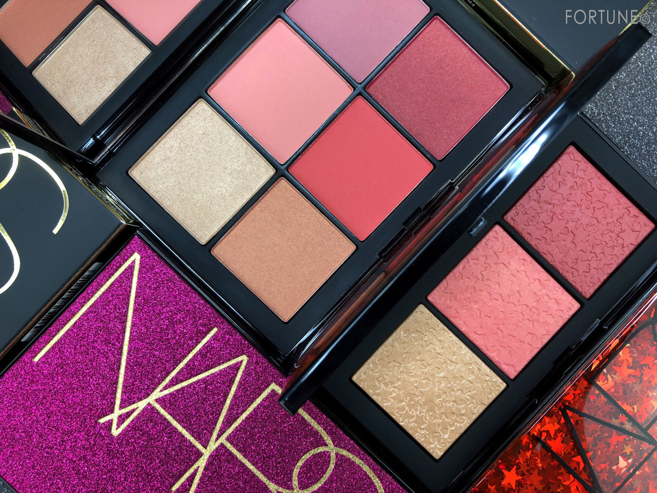 NARS 2019クリスマスコフレ》星が散りばめられた「スターシーン チーク