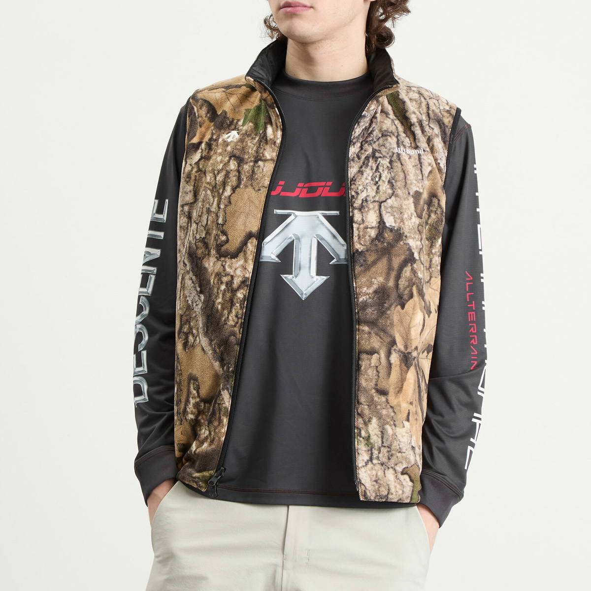 Descente Men's Allterrain x JJJJound Reversible Vest in Black