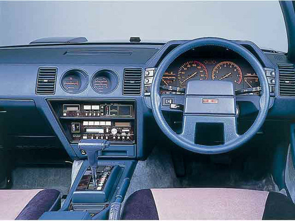 日産 フェアレディZ 1983年式モデル 3.0 300ZX 2by2 MT のスペック詳細