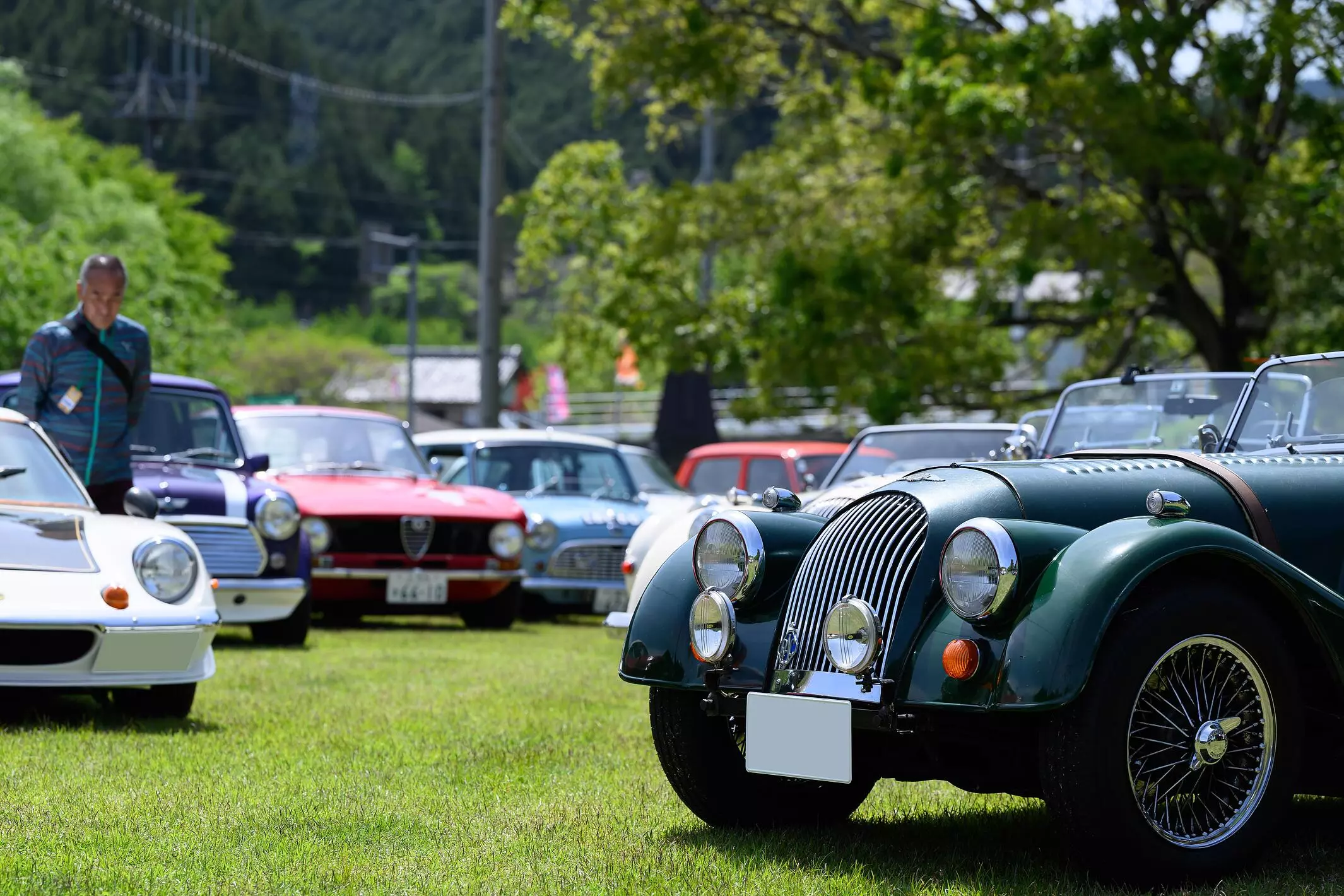 クラシックカーで地域をつなぐ──三重で春の展示交流イベントとラリー