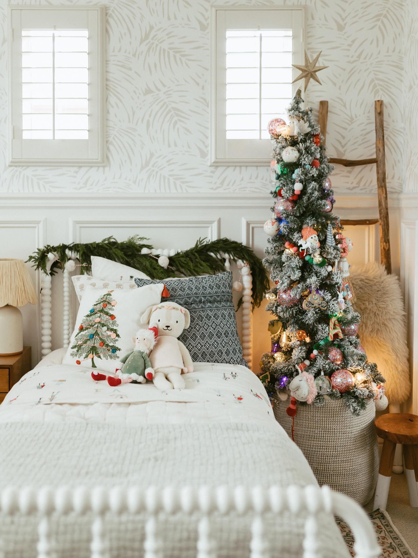 Jenny Lind Dyed Lilac Rose Wood Kids Twin Bed + Reviews | Crate & Kids