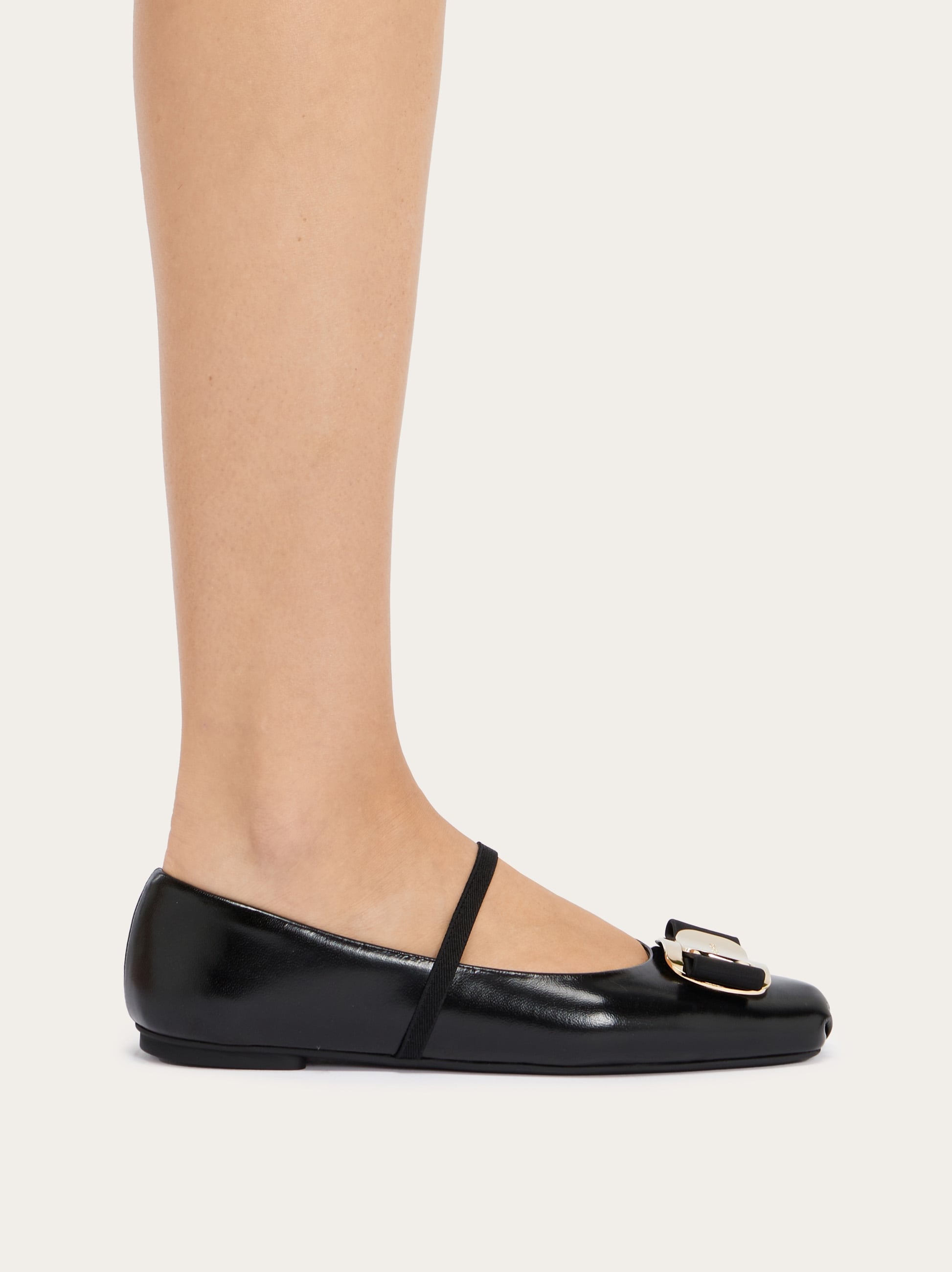 New Vara plate ballet flat - Women | Ferragamo