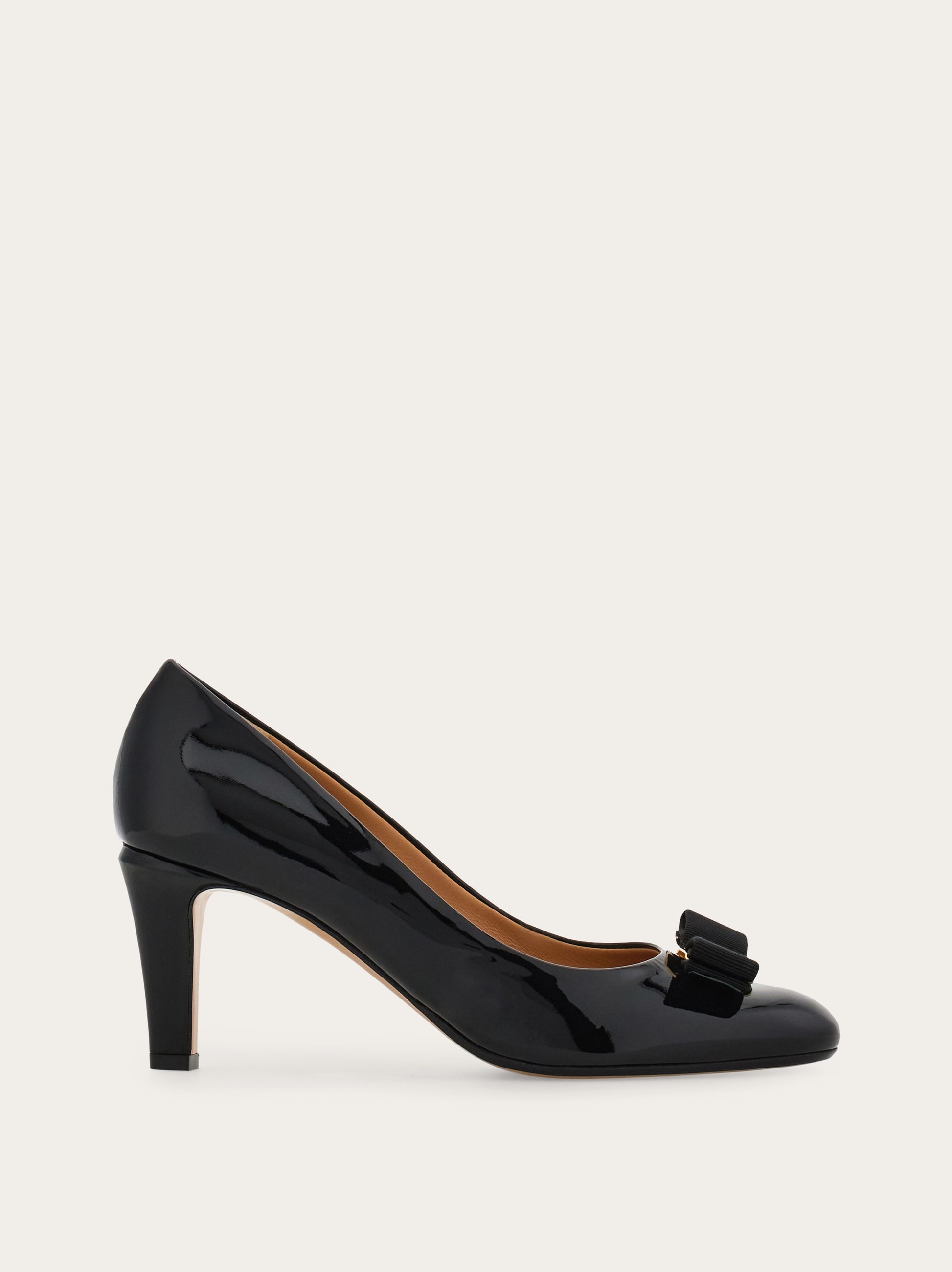 ヴァラ リボン パンプス - ウィメンズ | Ferragamo