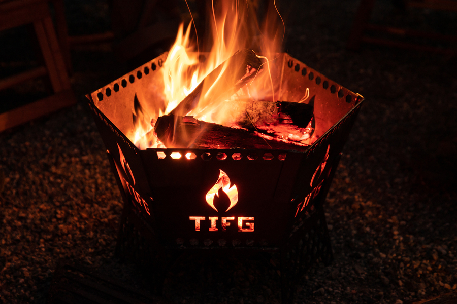 THE IRON FIELD GEAR×CAMP TOOLS共同開発！丈夫でコンパクトな鋼鉄製の