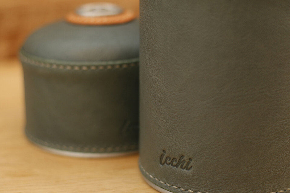 アウトドアにオスス！レザーのODガス缶カバー！ | iichi 日々の暮らし