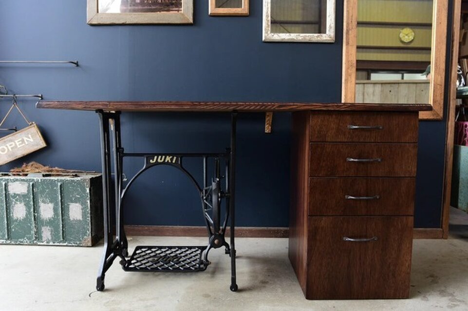 昭和ノスタルジックな書斎机 | iichi 日々の暮らしを心地よくする