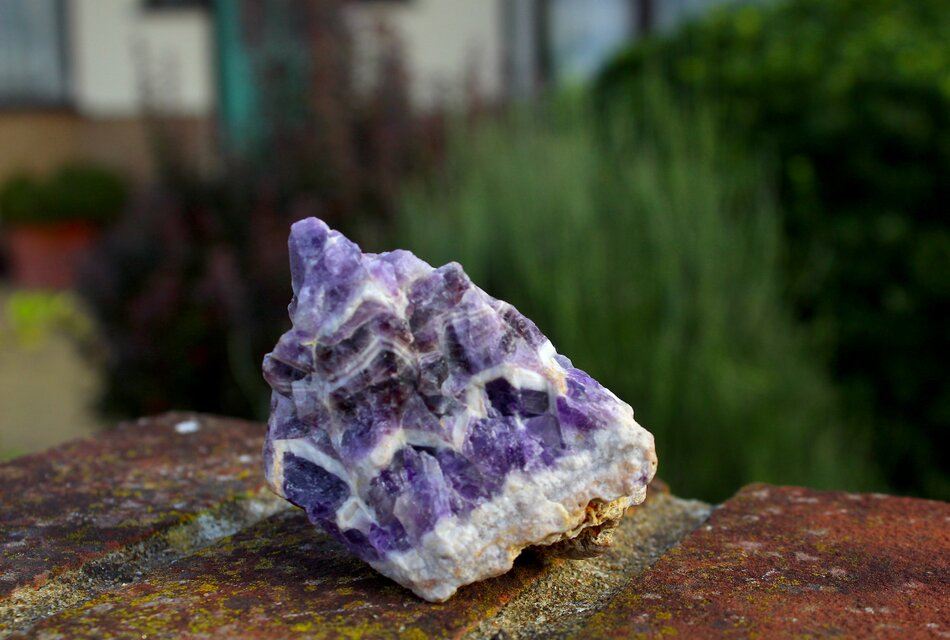 シェブロンアメジスト 原石 | iichi 日々の暮らしを心地よくする