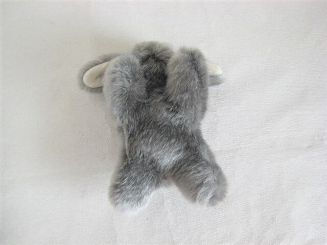 可愛いたれ耳うさぎのぬいぐるみ（グレーフェイクファー） | iichi