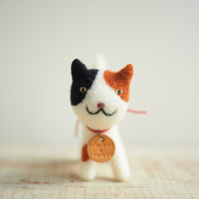 羊毛フェルト みけねこさん | iichi 日々の暮らしを心地よくする