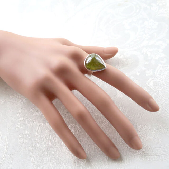 スフェーンSVしずくリング Sphene sv925 ring | iichi 日々の暮らしを