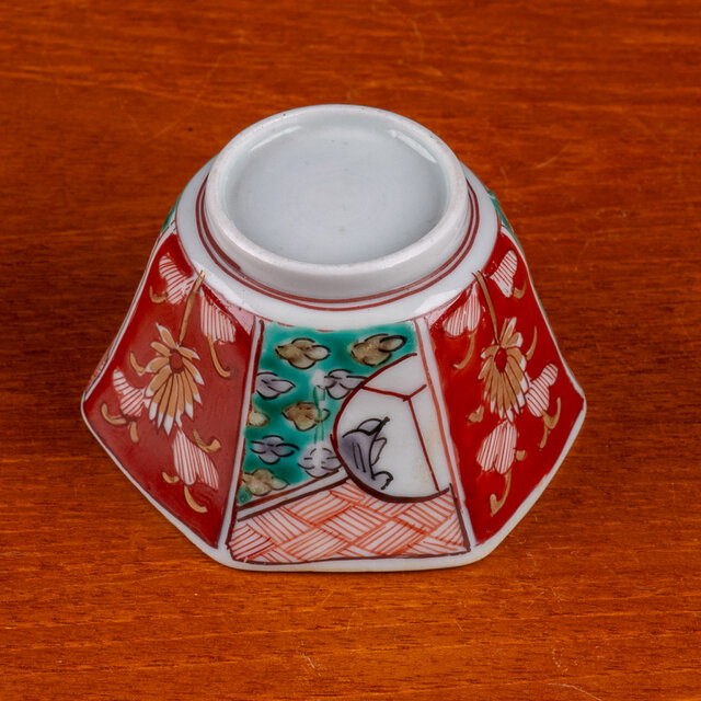 伊万里焼 赤絵唐華文 六角向付 E889 | iichi 日々の暮らしを心地よく