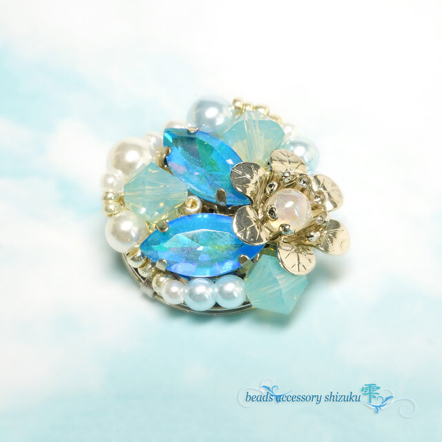 フラワービジューブローチR＊スカイブルー | iichi 日々の暮らしを