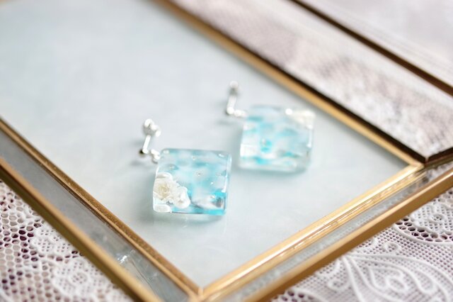 レジンアート スクエアピアス〈水紋・ブルー〉 | iichi 日々の暮らしを