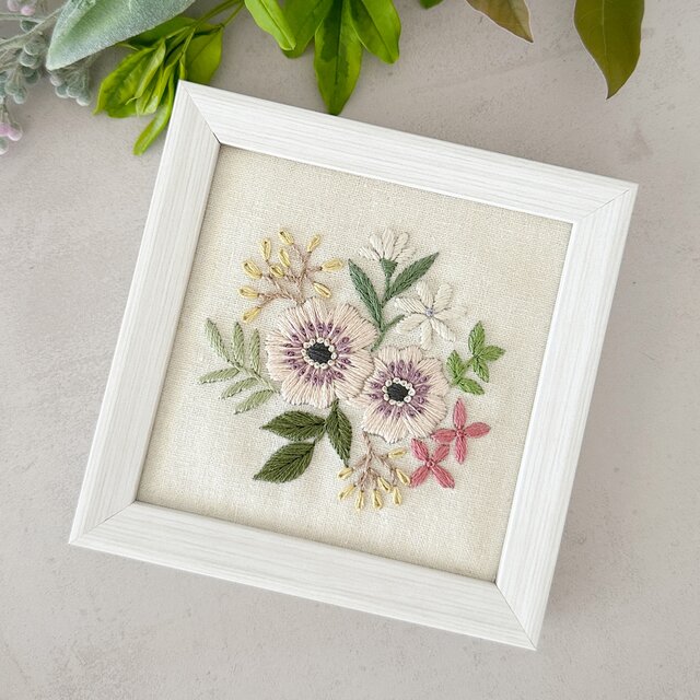 刺繍キット〉アネモネの刺繍フレーム | iichi 日々の暮らしを心地よく