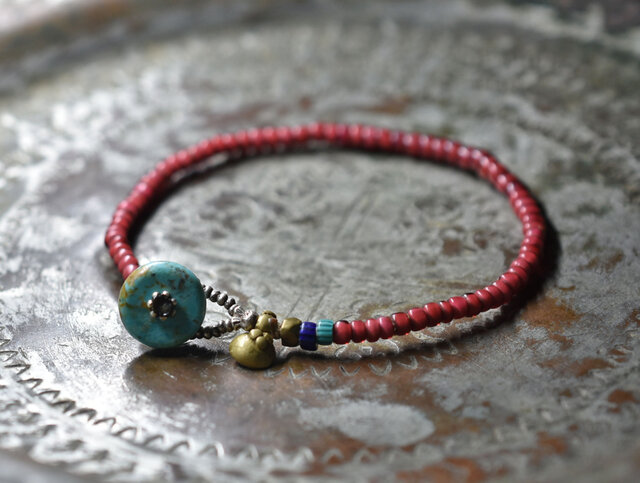 アンティーク金赤ホワイトハーツとターコイズブルー＆ブルーシェブロン