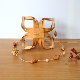 白樺の小さな蓋付きかご | iichi 日々の暮らしを心地よくする