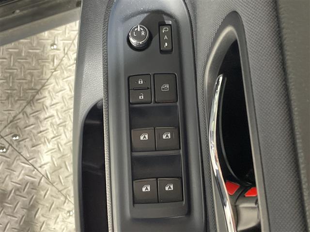 トヨタ ヴォクシー（VOXY） 2.0 ZS 煌II・2016(H28)年式・ブラック