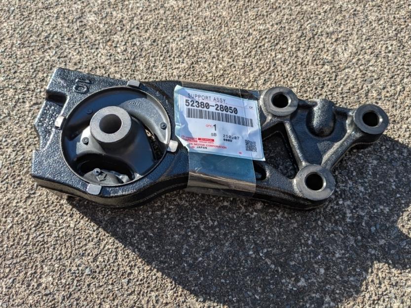 トヨタ(純正) ディファレンシャル サポートASSY のパーツレビュー