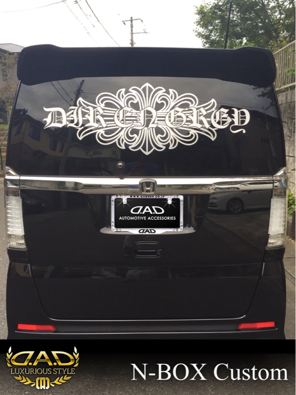 リアウィンドウ CHROME HEARTS × DIR EN GREY ステッカー貼り（ホンダ