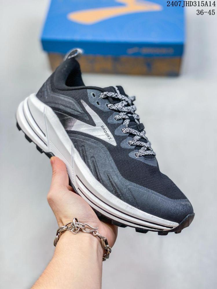 Brooks Cascadia 16 Black Sneakers - E-SEVEN STORE
