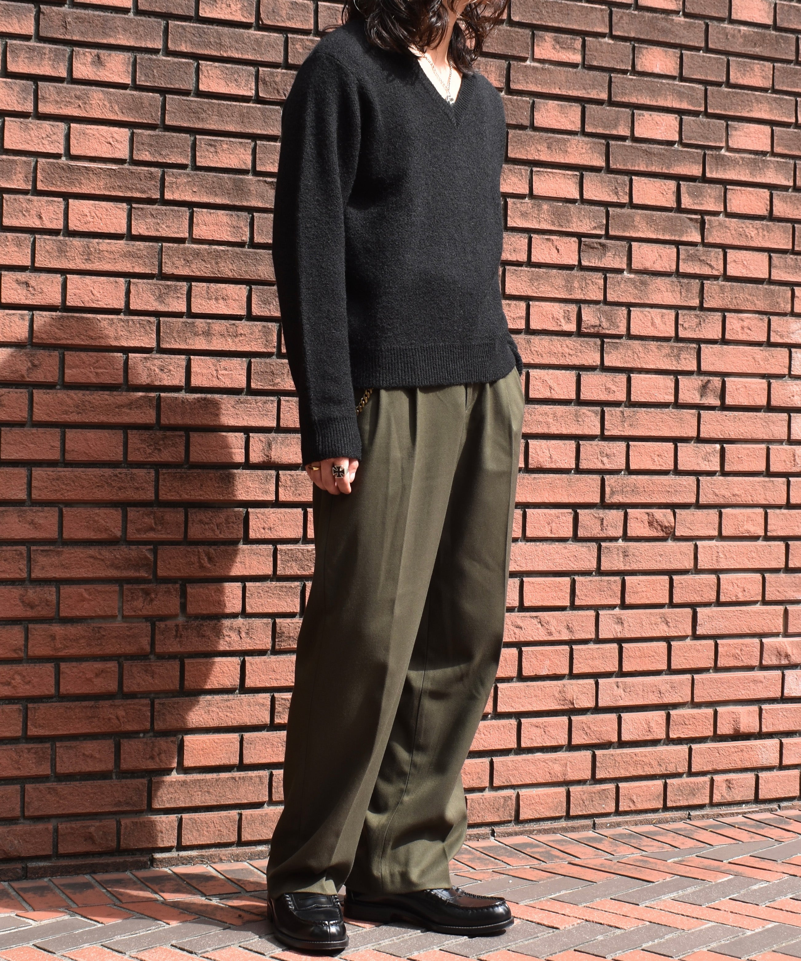 モヘアVネックニット[Black] – Noen