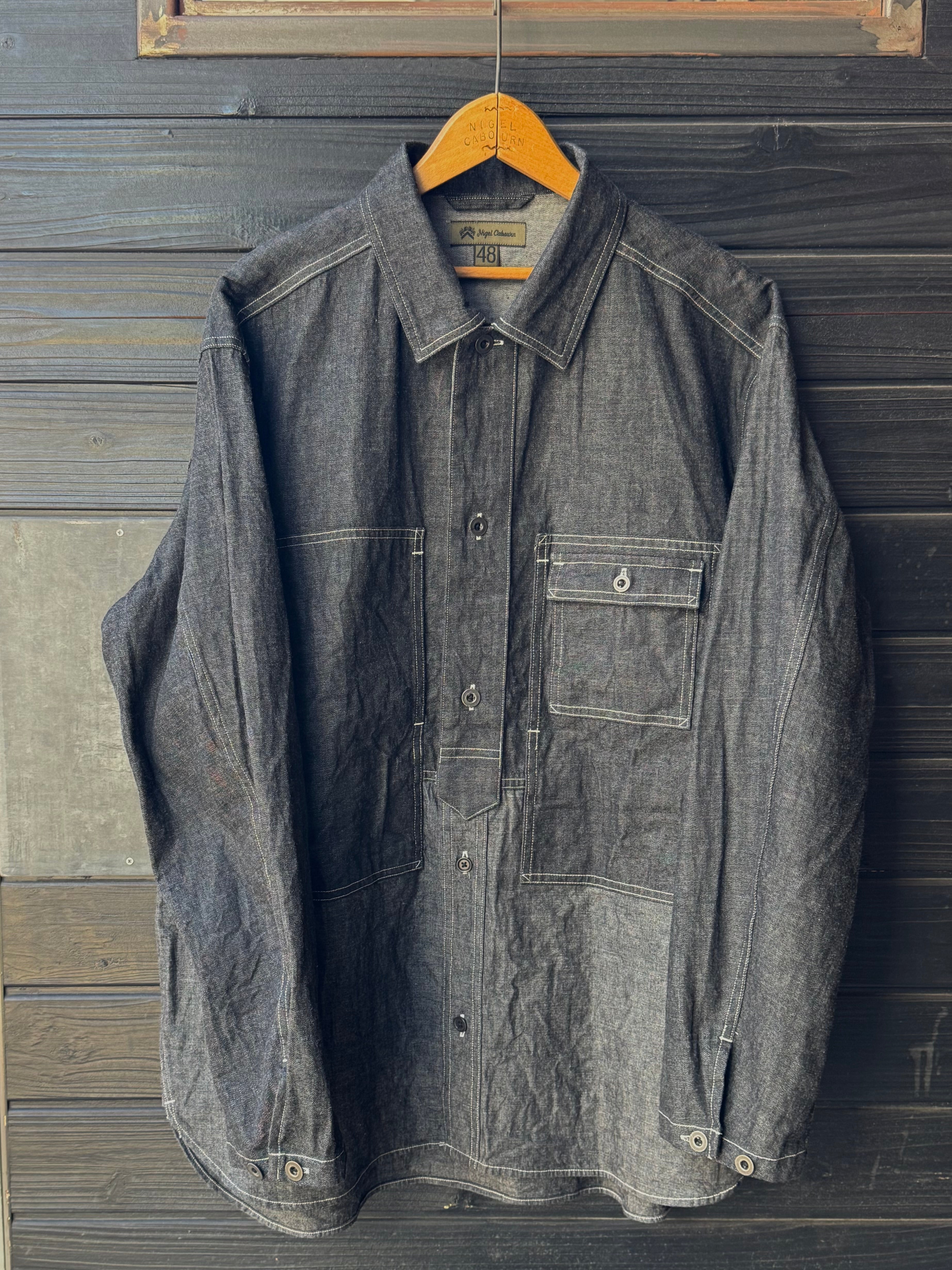 A striking finish in black》UTILITY SHIRT TYPE2 - 10oz DENIM BLACK