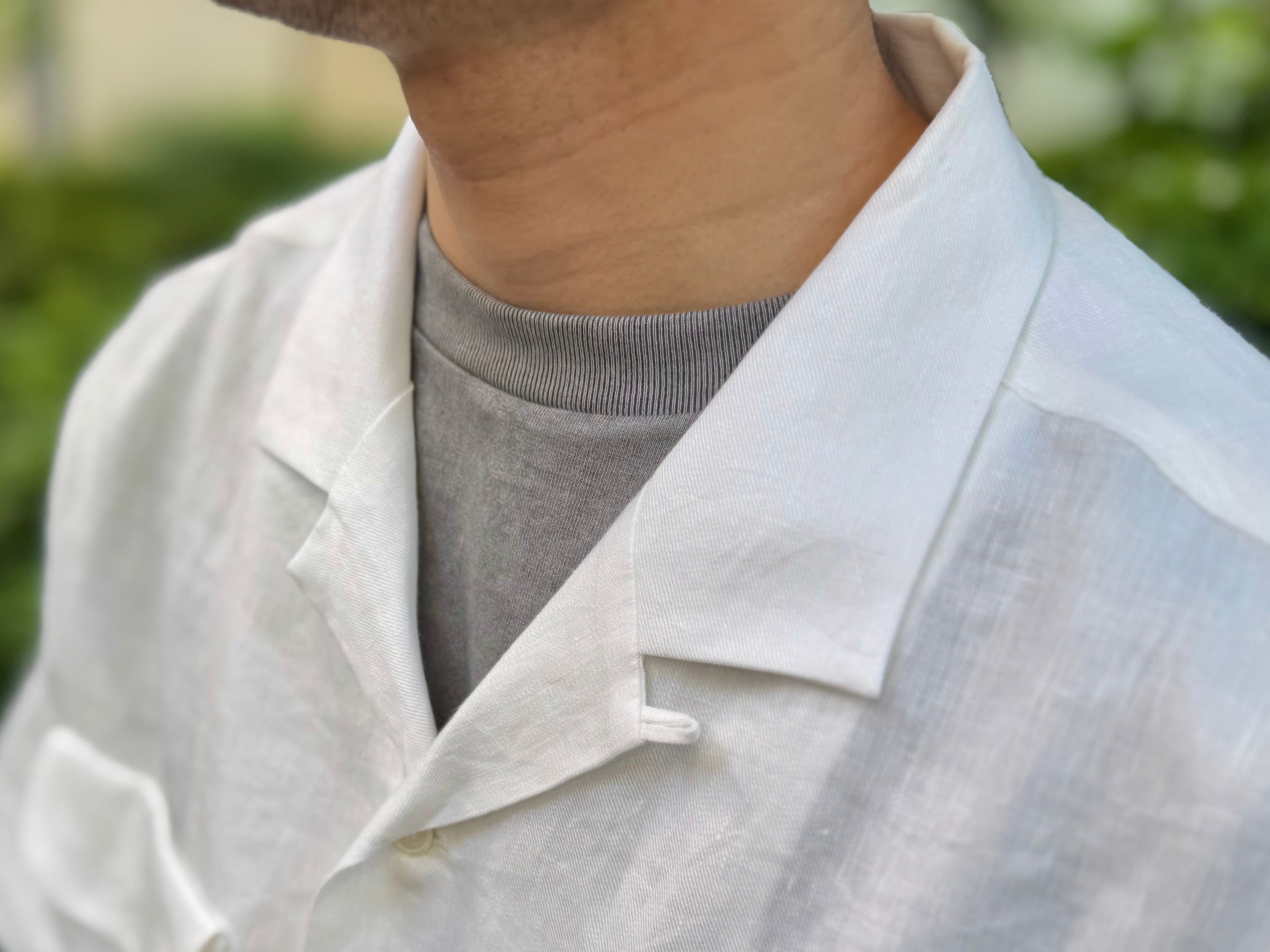 シンプルさは究極の洗練である》OPEN COLLAR SHIRT - LINEN TWILL