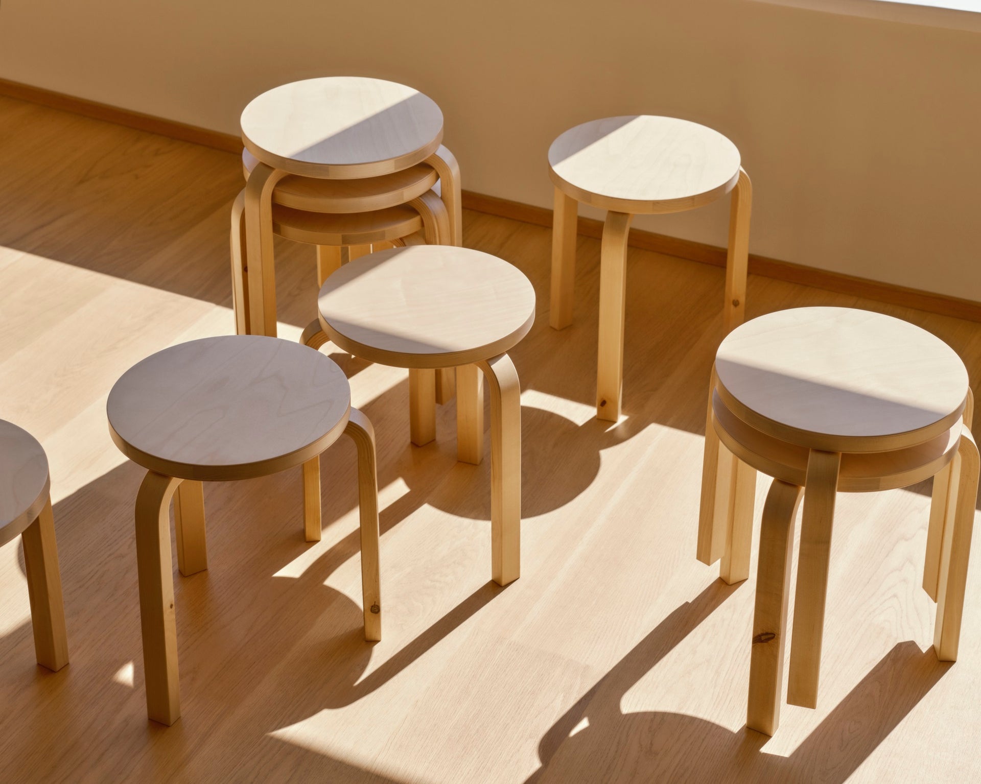 最後の90周年モデルでありニュースタンダード「スツール 60 ワイルド