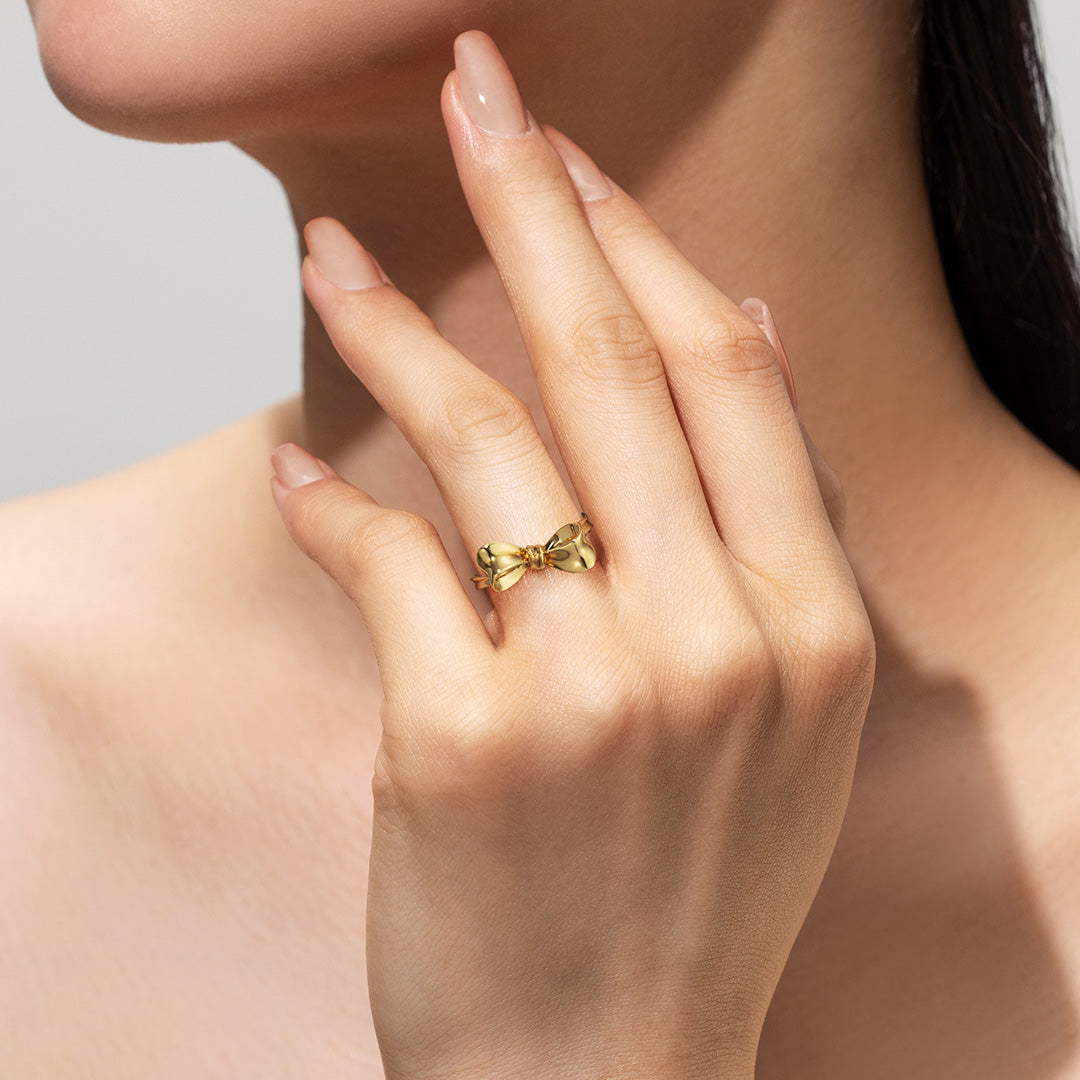 ビズー公式】ゴールド リボン K18 リング リュバン | 希少石カラー