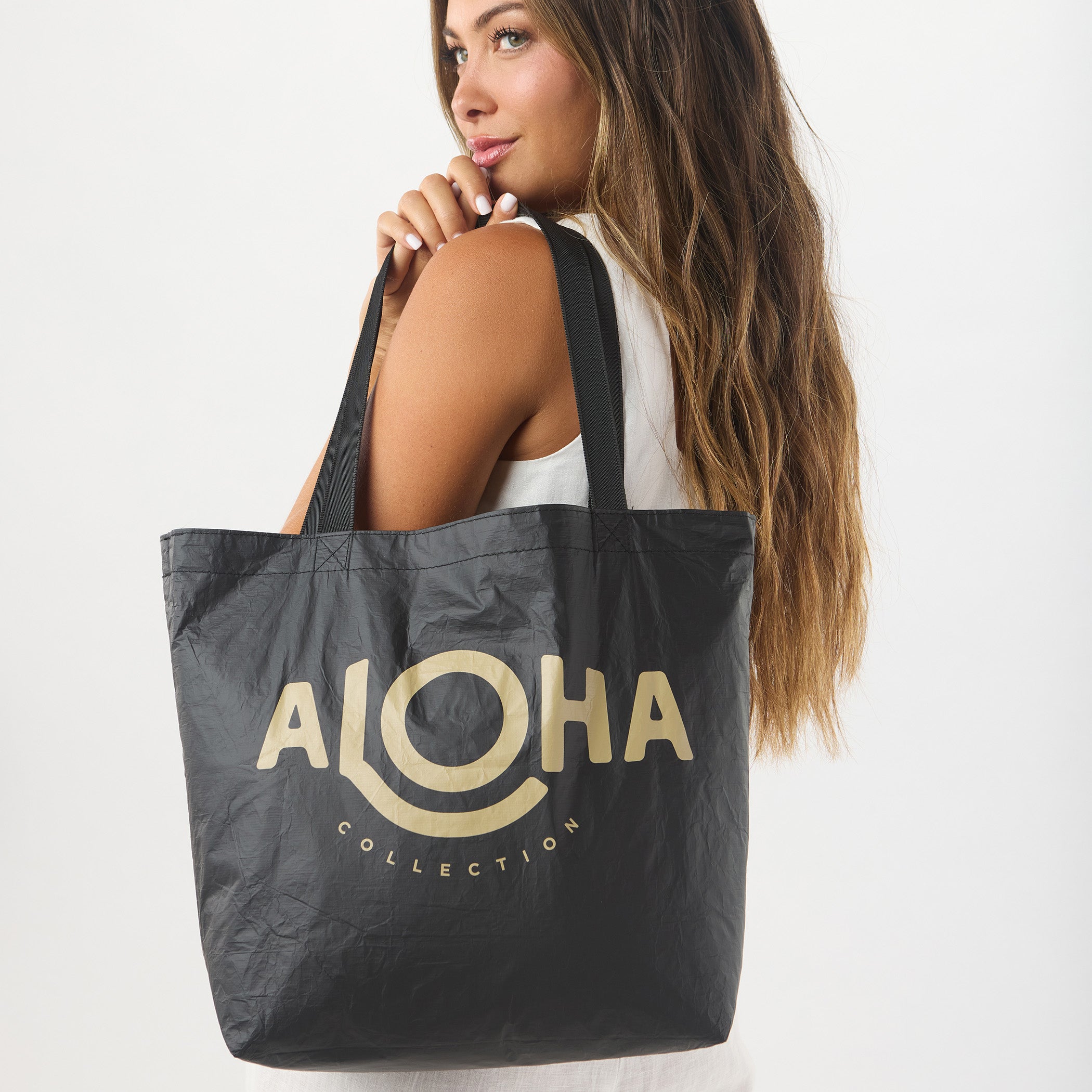 Pua Check Reversible Tote in Frappe on Black | ALOHA Collection