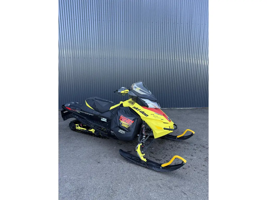 New 2026 Ski-Doo MXZ 200 in Kapuskasing - Raxfin