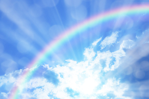 青空と太陽に虹のイラスト素材 [FYI07949895] | ストックフォトの