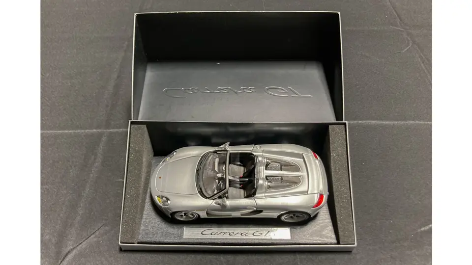 Porsche Carrera GT 1:18 Scale Model by Maisto with Model