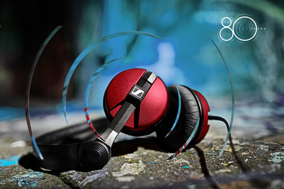 HD 25の80周年記念スペシャルエディションモデル「Ruby Red HD 25