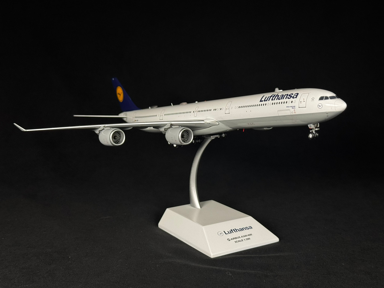 JC Wings Lufthansa A340-600 D-AIHK EW2346007 1:200