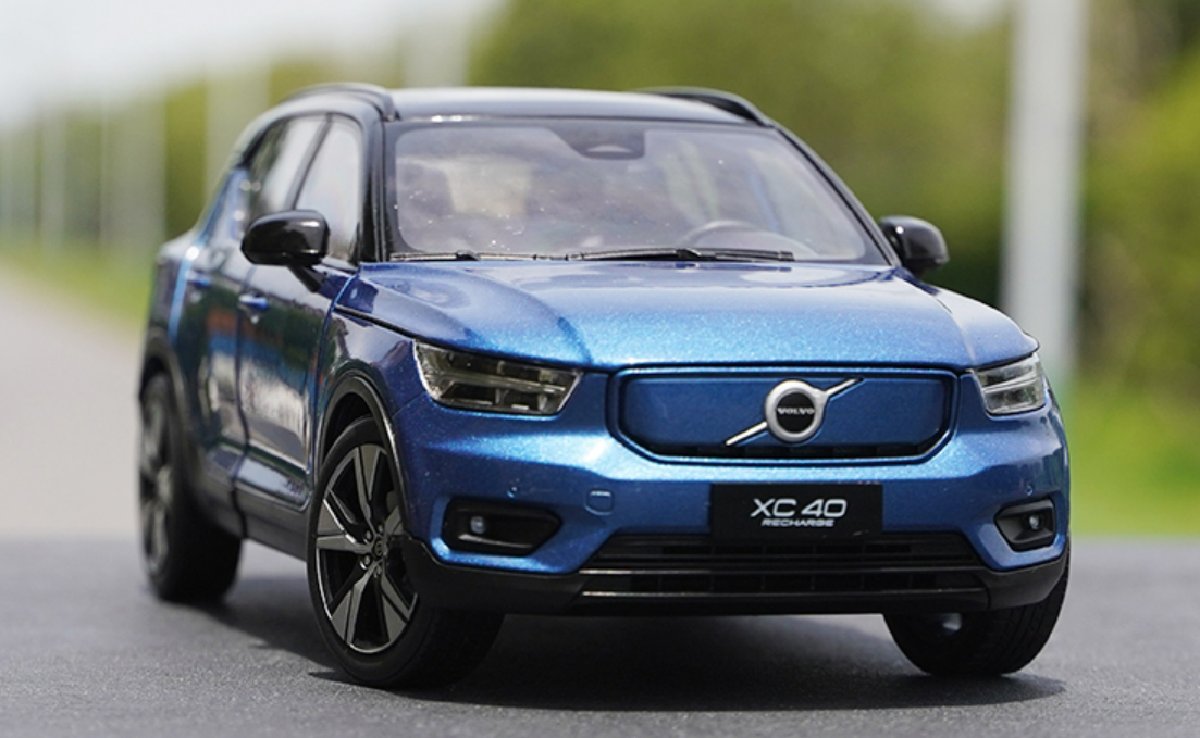 1/18 Dealer Edition 2022 Volvo XC40 XC 40 Recharge (Blue) Diecast