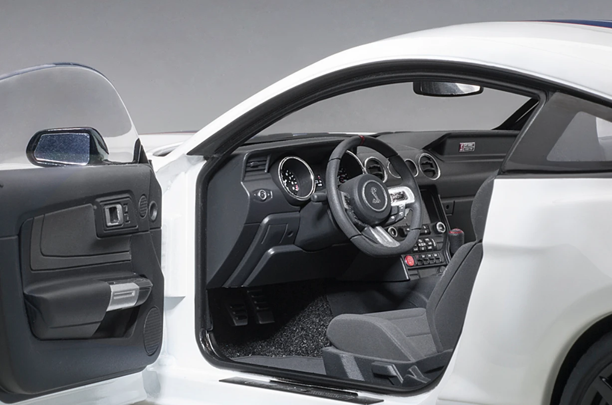 1/18 AUTOart Ford Shelby Mustang GT GT350 GT350R (Oxford White