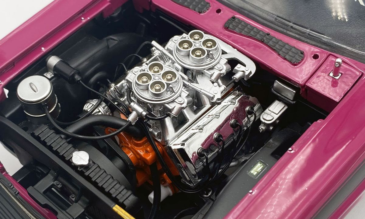 1/18 ACME 1971 Dodge Challenger T/A Pro Stock Moulin Rouge (Pink