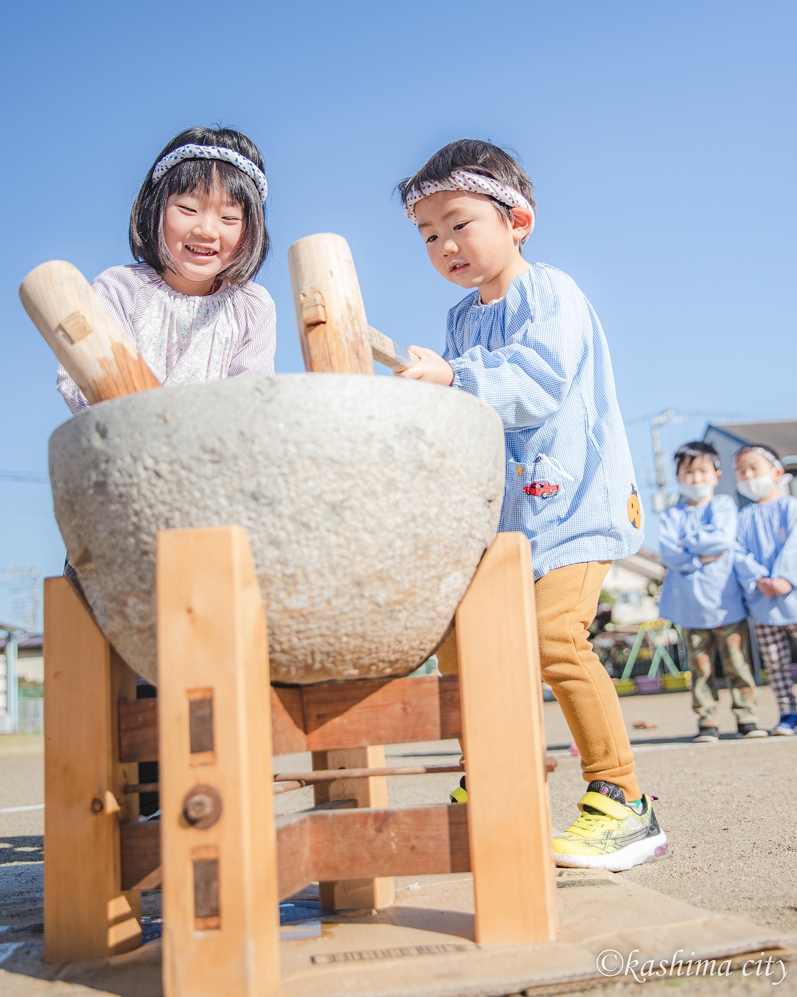 鹿嶋市レポート】三笠幼稚園でおもちつき - 鹿嶋市ホームページ