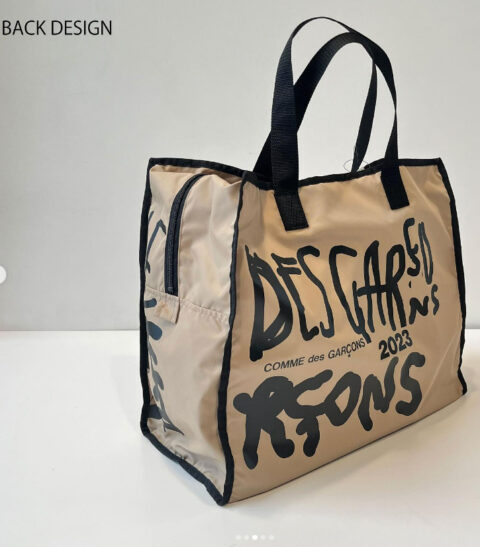 コムデギャルソン 手書き風ロゴバック-2023ホリデー・クリスマス限定