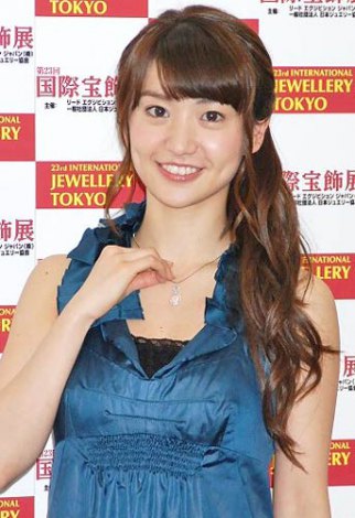 AKB48・大島優子、あっちゃんに続きジュエリー賞受賞「身引き締まる
