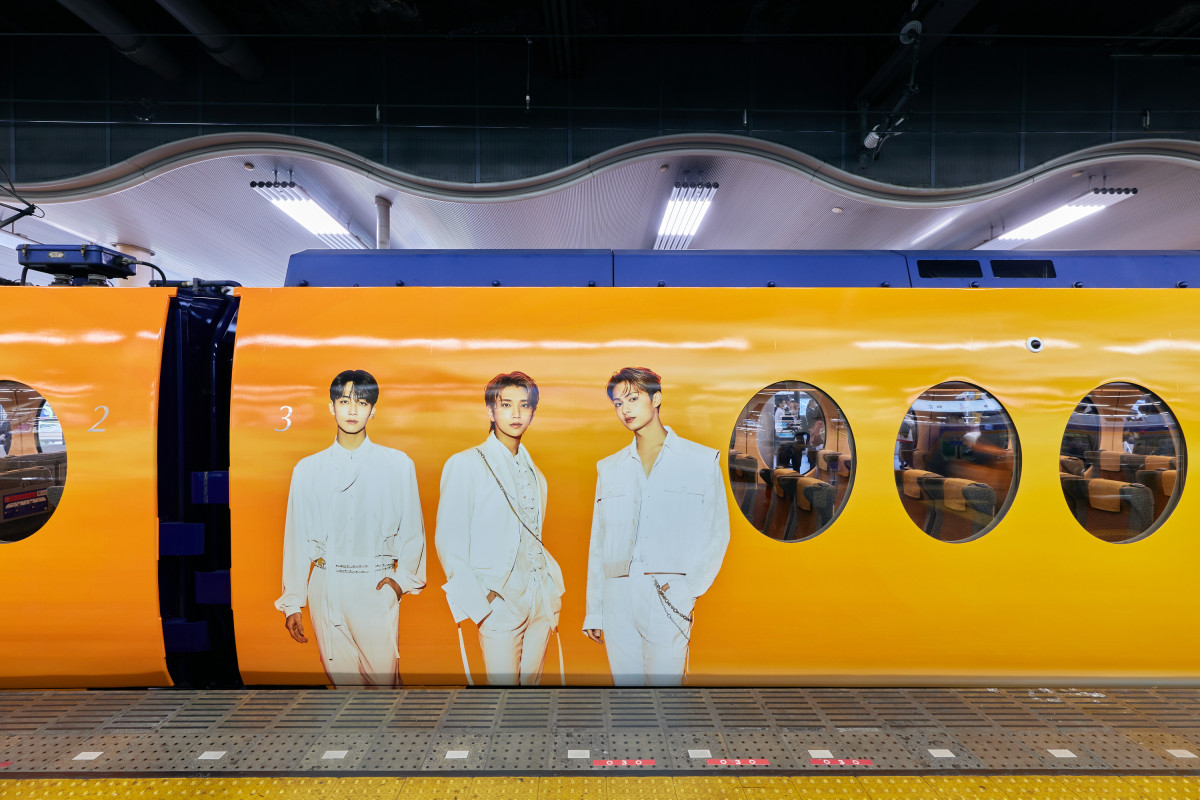 SEVENTEEN仕様の特急ラピート、出発進行！ | オリコンニュース（ORICON