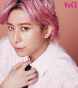 愛に生きる男”佐久間大介、『VOCE』2度目の表紙 シャツ＆ネクタイ