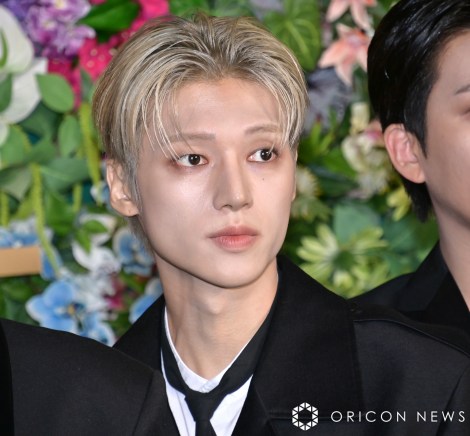 ウヨンの画像・写真 | ATEEZ、黒のスーツ姿でファンを魅了 グリーン