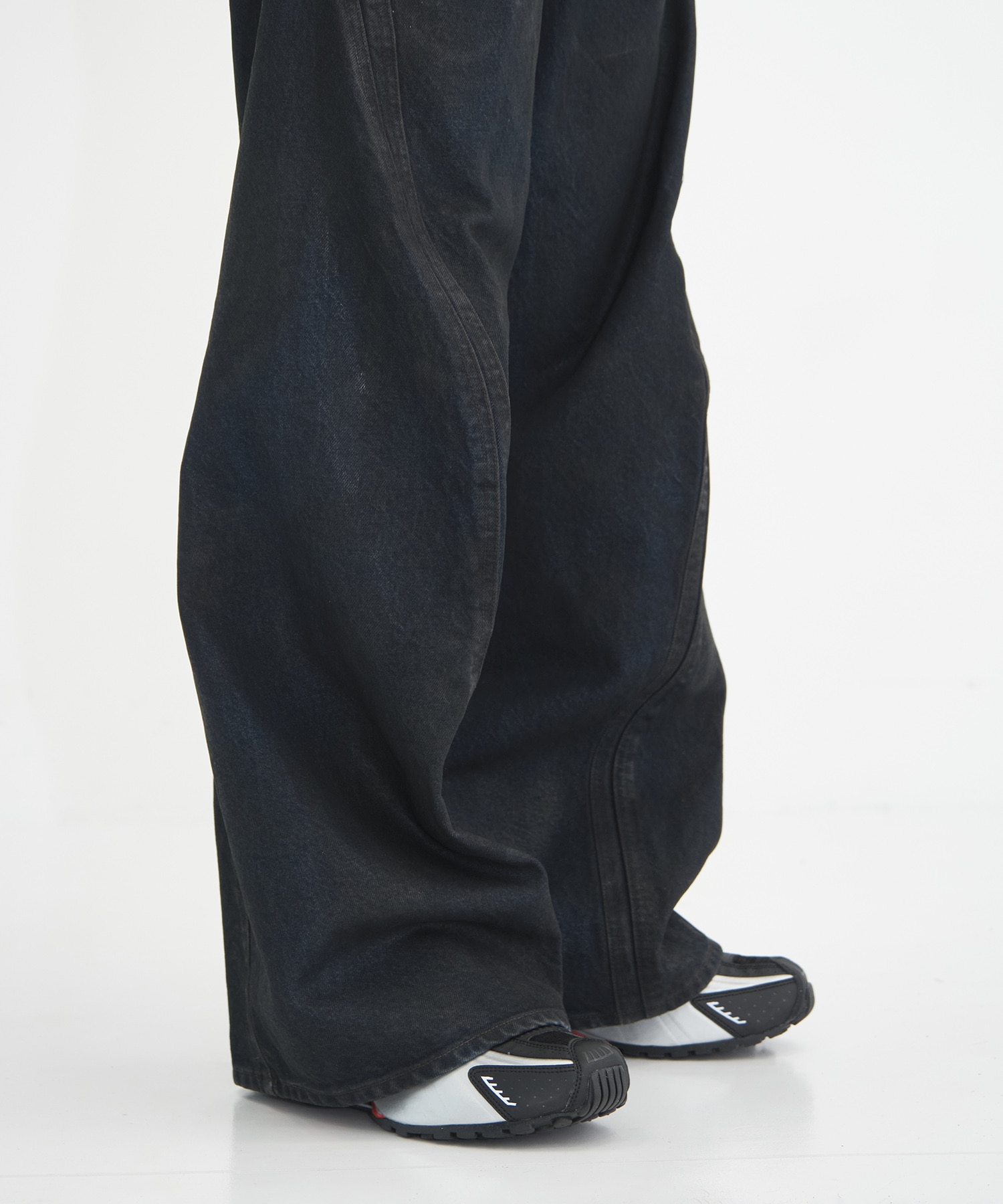 別注 COATING 3D TWISTED WIDE LEG JEANS(1 BLACK): NVRFRGT: MENS